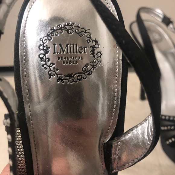 Black Heels - Picture 3 of 4